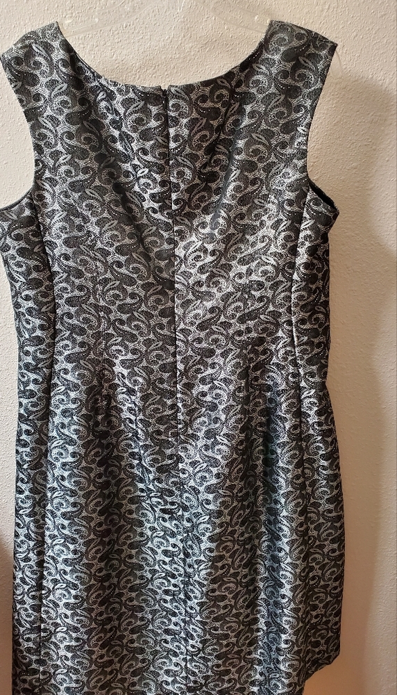 Dress - Picture 2 of 3